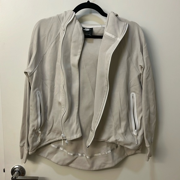 Nike jacket - Picture 1 of 3